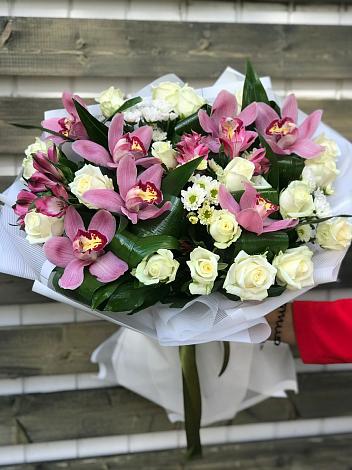 Букет цветов из: Розы и Хризантемы в Ивановское