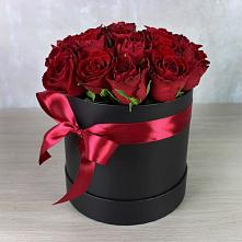 Цветочная композиция из Розы в шляпной коробке #REPLACE_PRED# Ивановское