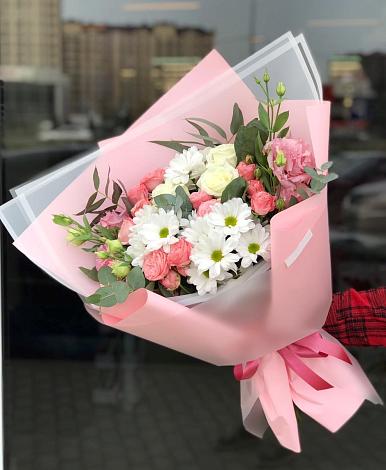 Букет цветов из: Розы, Лизиантусы и Хризантемы в Ивановское